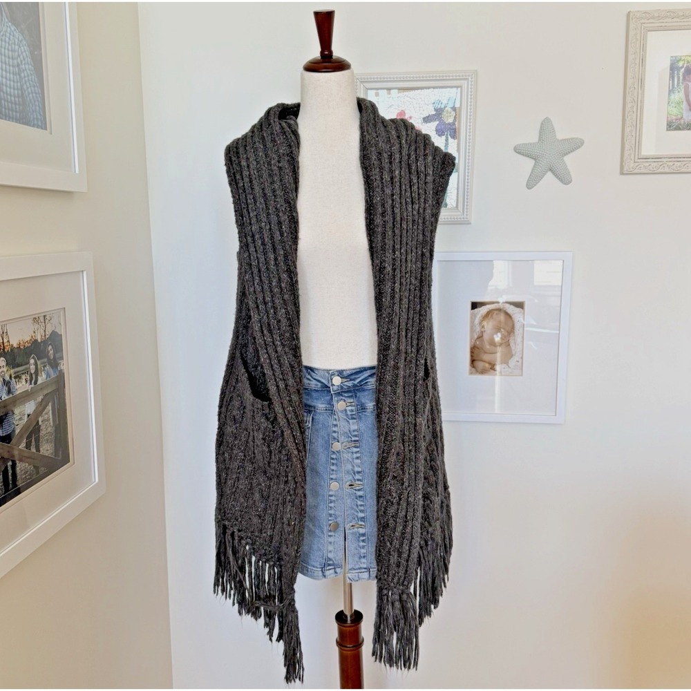 CAbi Cardigan Size M Gray Fringed Chunky Cable Knit Wool Lagenlook Boho Hippie